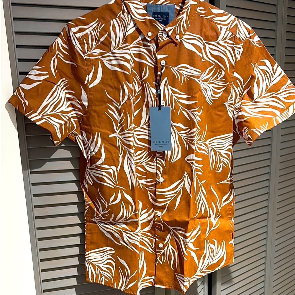 Steel & Jelly Rust and White Casual Leaf Print Button Down Shirt. NWT.